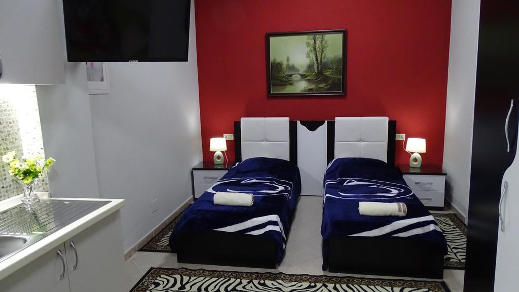 Shoshi Apartment