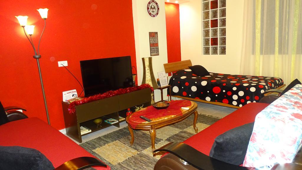 Shoshi Apartment