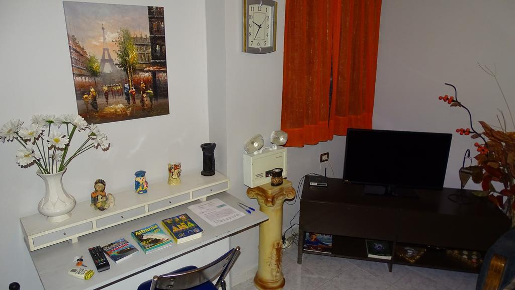Shoshi Apartment