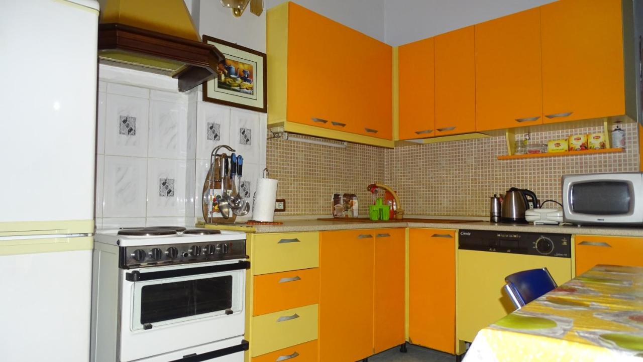Shoshi Apartment