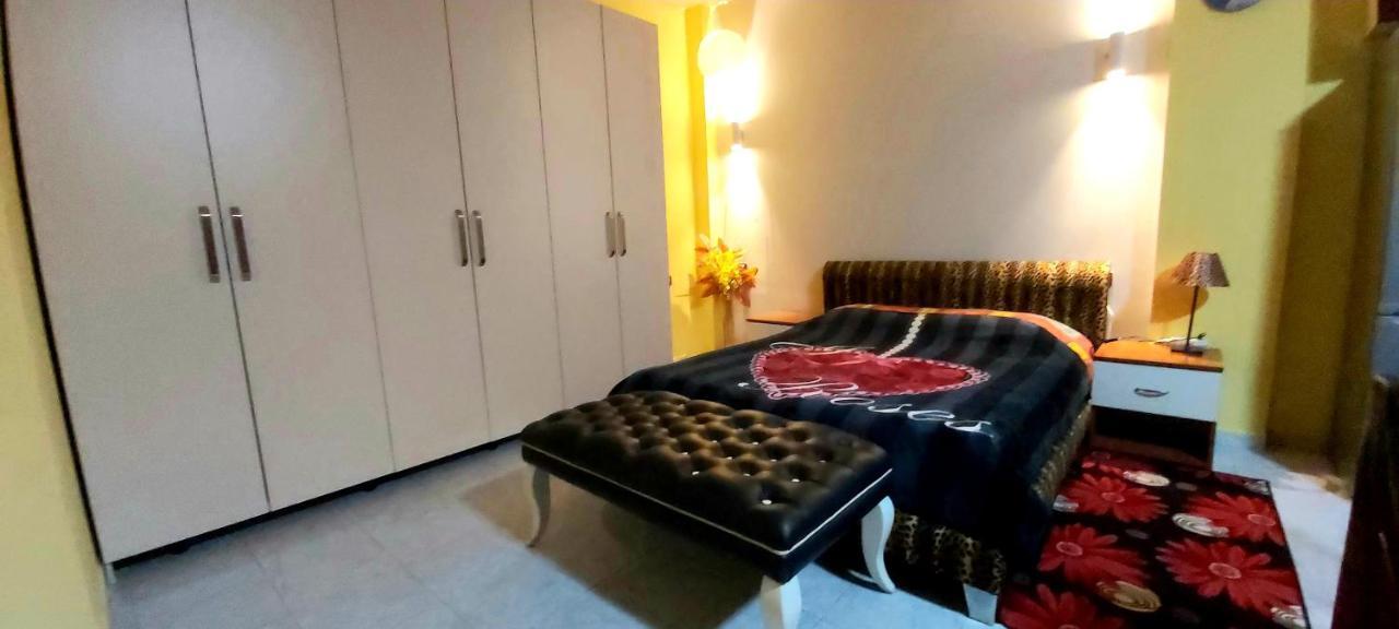 Shoshi Apartment